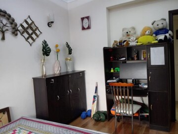 Furnished Amenities in 3 BHK Apartment at Unitech Fresco, Sector 50 – for Rent