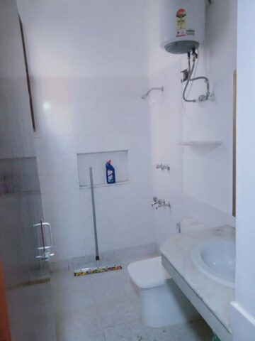 Bathroom in 3 BHK Apartment at Unitech Escape, Sector 50 – for Rent