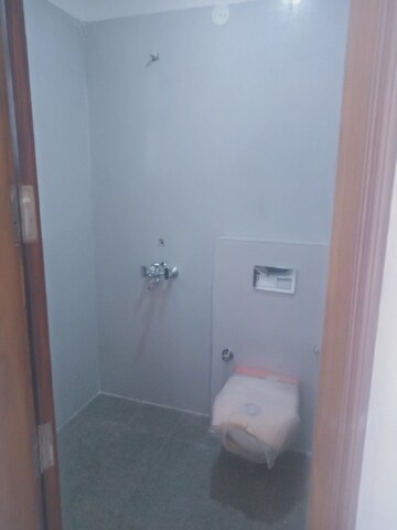Bathroom in 3 BHK Apartment at Unitech Escape, Sector 50 – for Rent