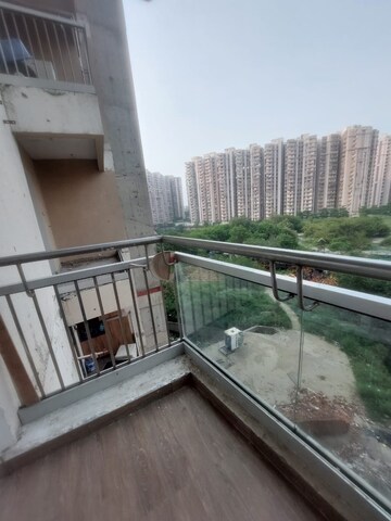 Balcony in Studio Apartment at Supertech North Eye, Sector 74 – for Rent