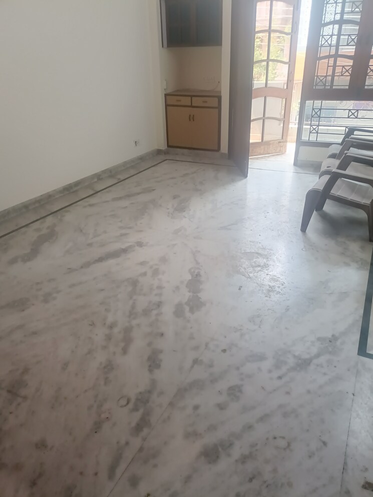  Parking, rail-vihar-sector-30 2 Bedroom 1150 Sq.Ft. Apartment In Sector 30 Noida 9026317