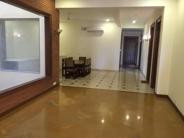 Living Room, sector 72 6+ Bedroom 450 Sq.Mt. Villa In Sector 72 Noida 9026344