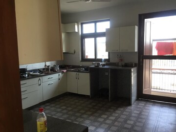 Kitchen in 6+ BHK Villa at Sector 72 – for Sale
