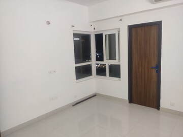 Room in 3 BHK Apartment at Pareena The Elite Residences, Sector 99 – for Rent