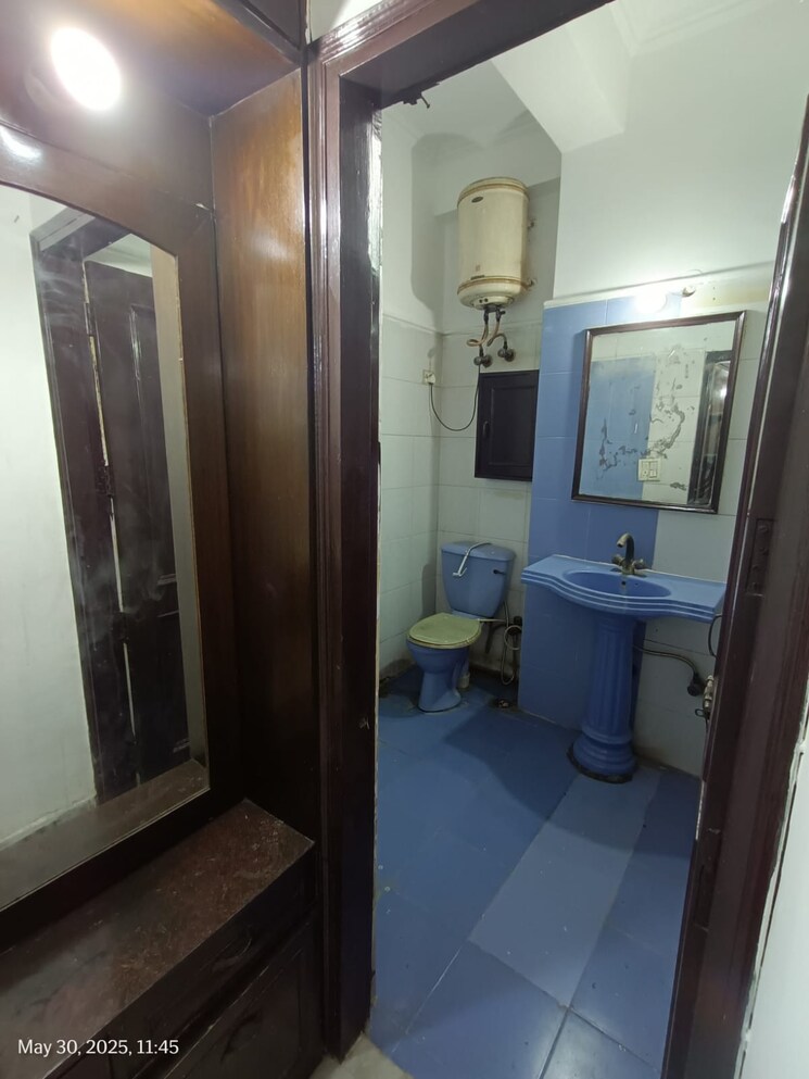 Bathroom, sector 48 3 Bedroom 3000 Sq.Ft. Villa In Sector 48 Noida 9026361