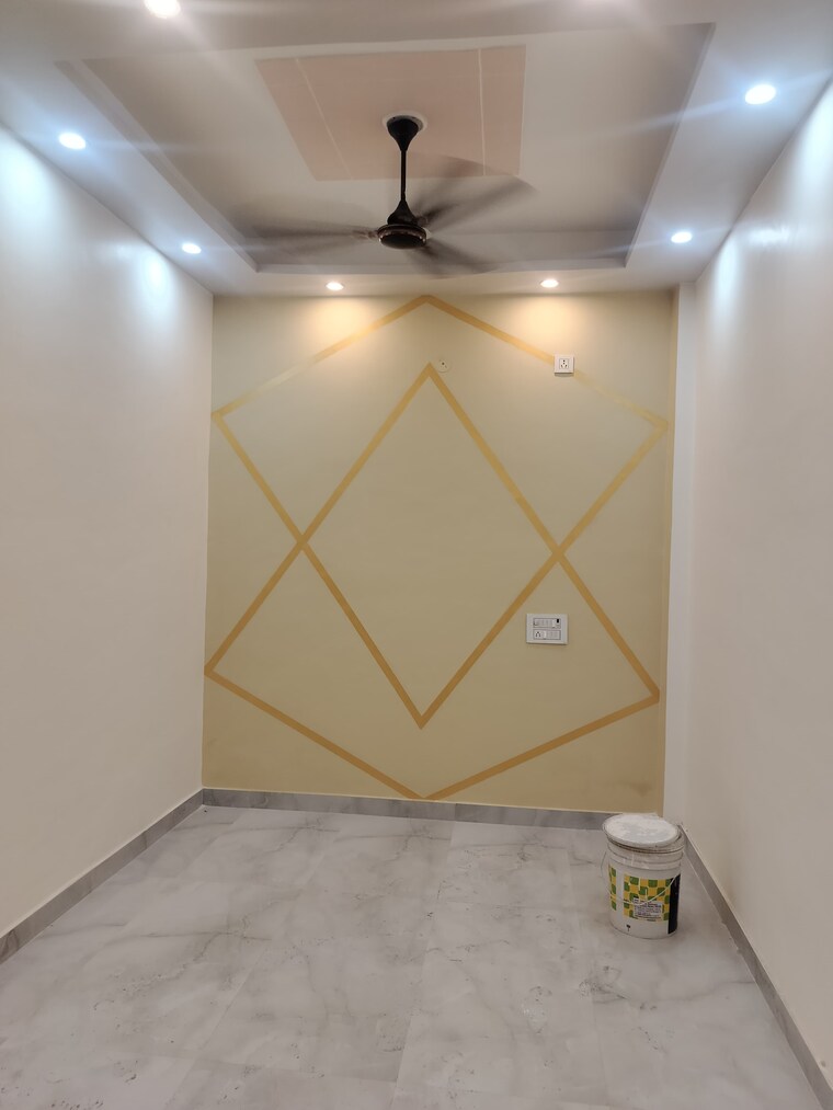 Room, balaji-enclave 5 Bedroom 75 Sq.Yd. Independent House In Govindpuram Ghaziabad 9026364