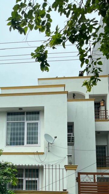 Staircase in 5 BHK Villa at South City 1 – for Rent