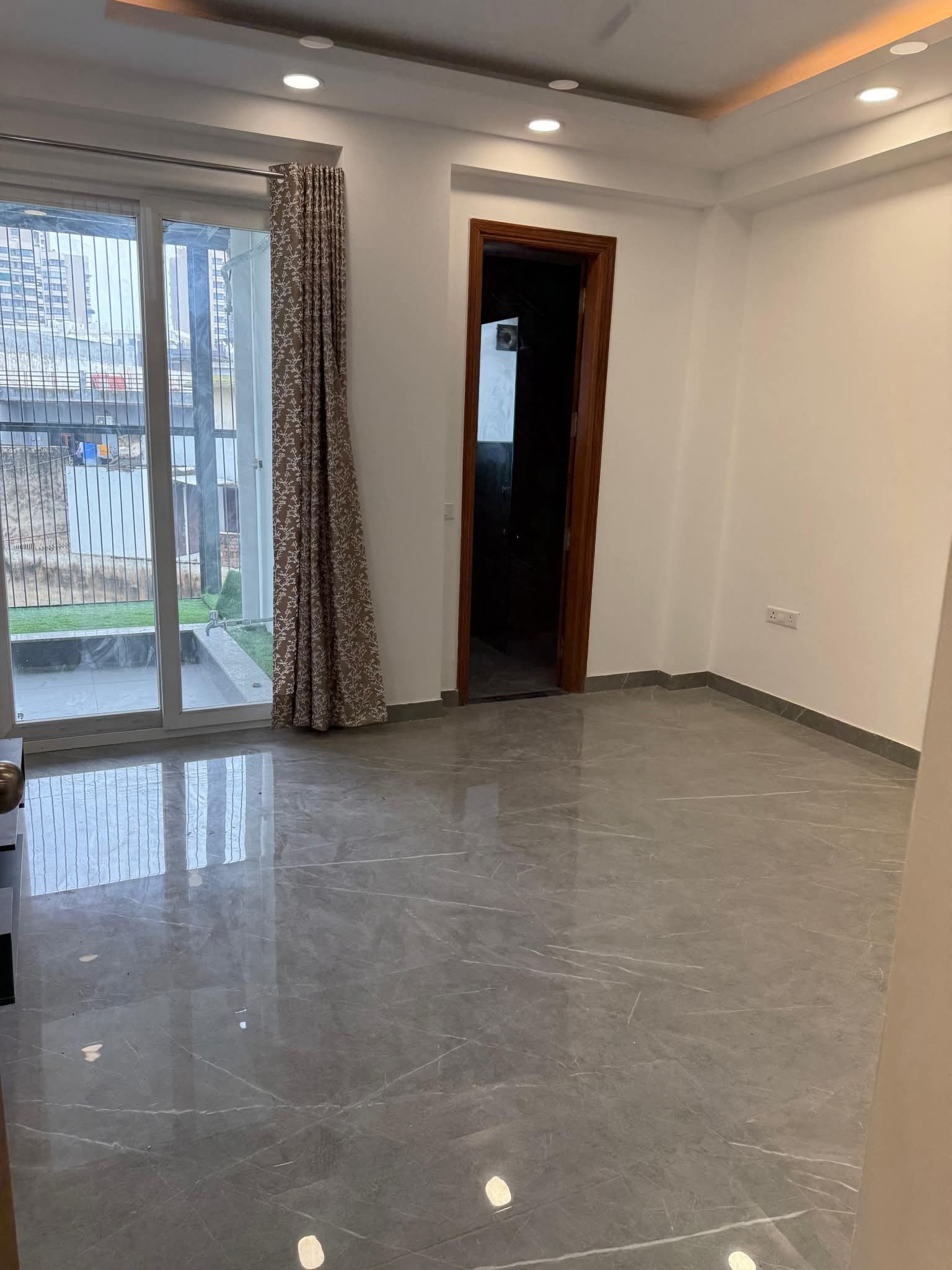 4 BHK + Servant Room Apartment For Rent in Aradhya Homes