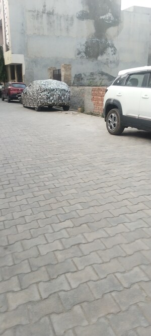  Plot For Sale in New Friends Colony, Sanjay Nagar