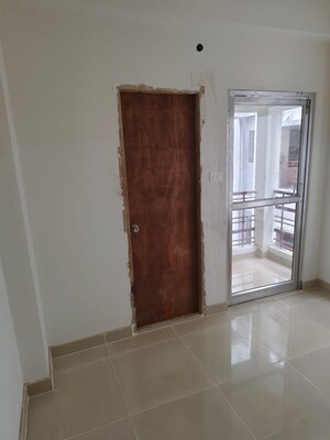 Room in 2 BHK Apartment at Natural Awas, Chinar Park – for Sale