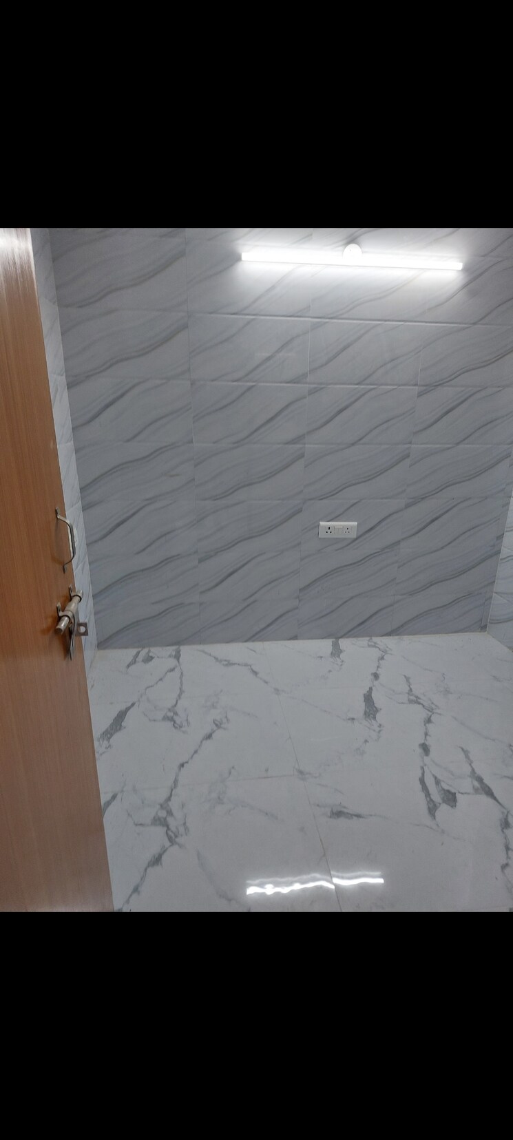 Room, aadharshila-apartment Commercial Office Space 750 Sq.Ft. In Sarita Vihar Delhi 9026421