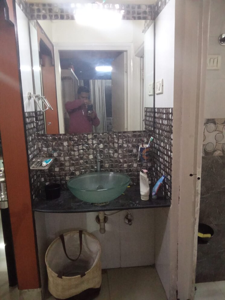 Bathroom, sai-nagari-chs-kalyani-nagar 2 Bedroom 800 Sq.Ft. Apartment In Kalyani Nagar Pune 9026433