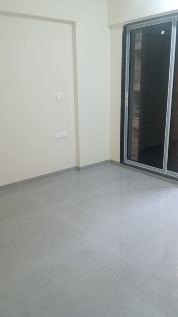 Room in 2 BHK Apartment at Goregaon Vivan, Goregaon West – for Rent