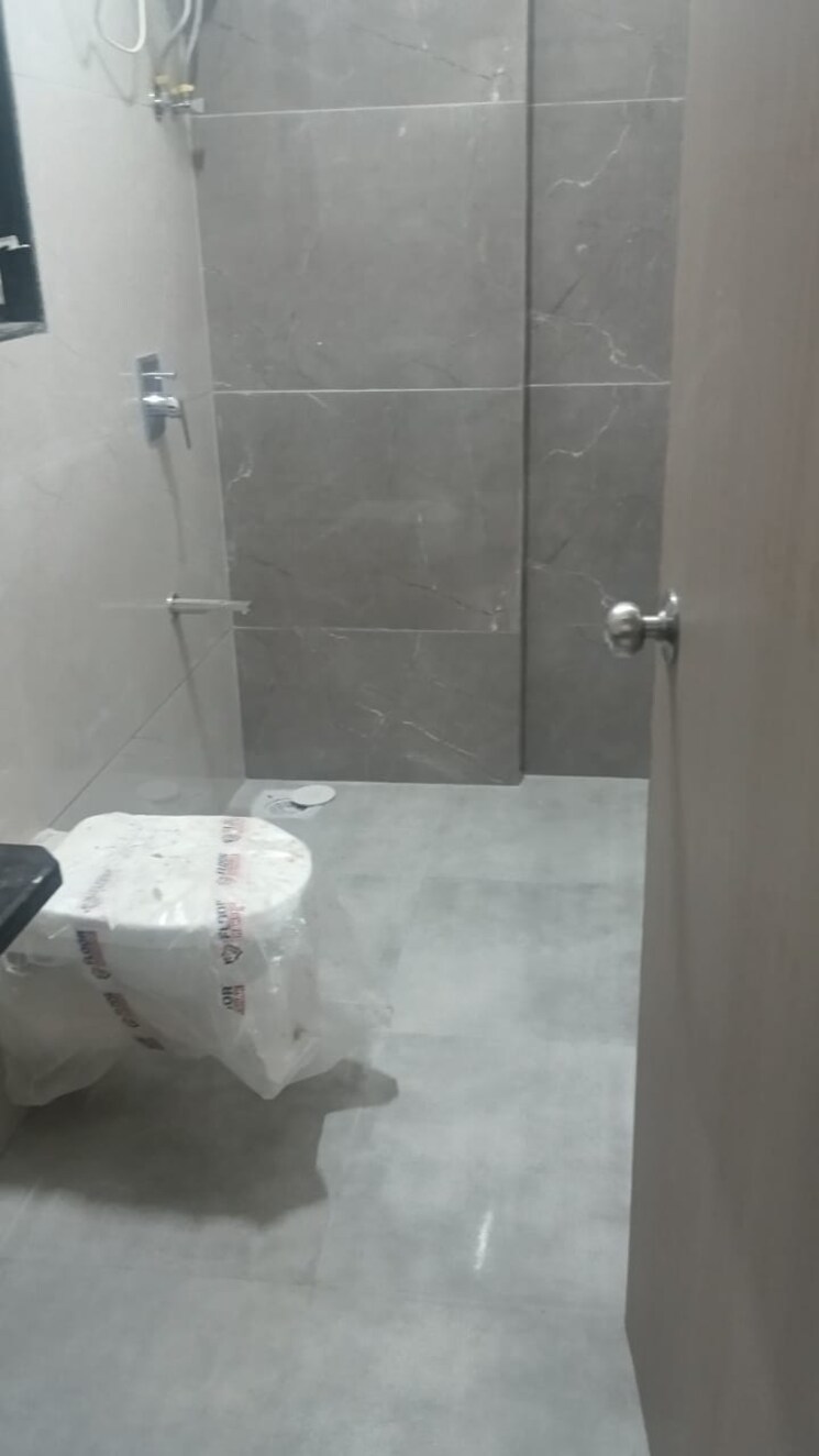 Bathroom, goregaon-vivan 2 Bedroom 850 Sq.Ft. Apartment In Goregaon West Mumbai 9026452