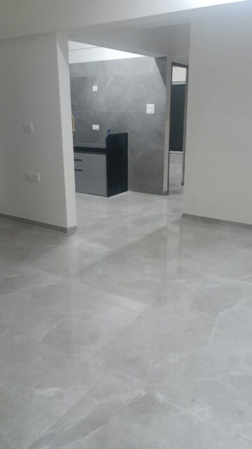 Room in 2 BHK Apartment at Goregaon Vivan, Goregaon West – for Rent