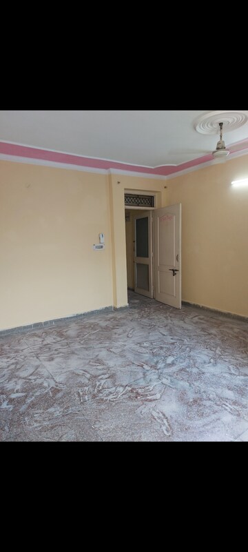 Room in 1 BHK Apartment at Aadharshila Apartment, Sarita Vihar – for Rent