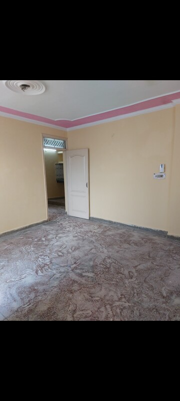 Room in 1 BHK Apartment at Aadharshila Apartment, Sarita Vihar – for Rent