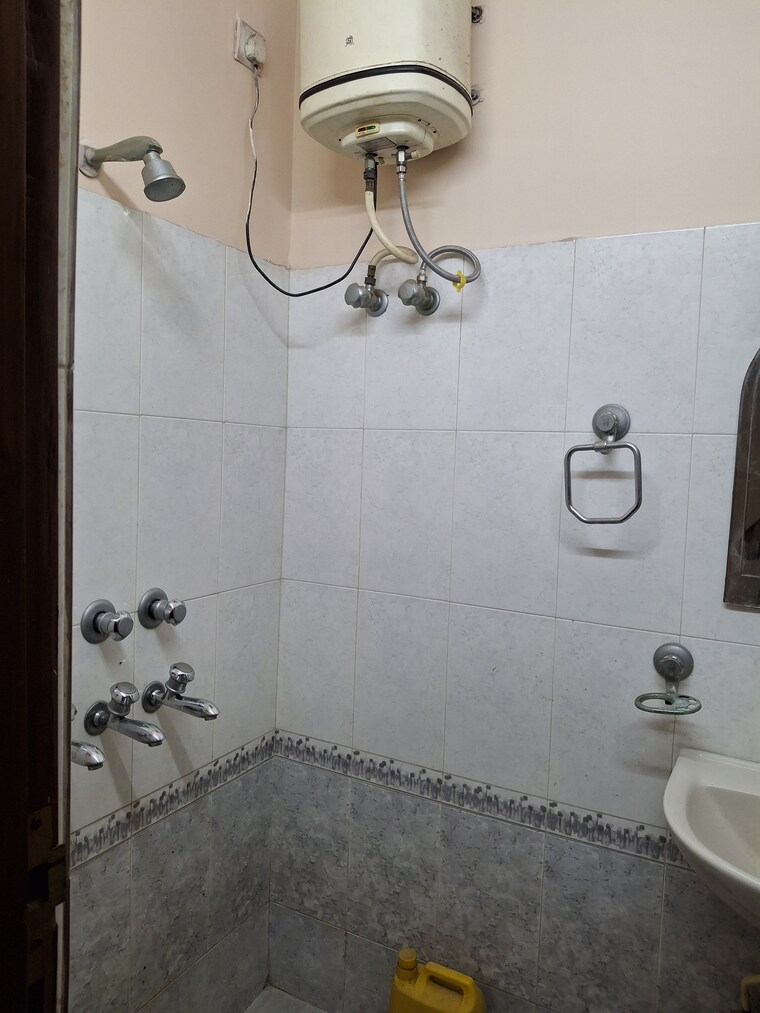 Bathroom, jawahar nagar 5 Bedroom 4000 Sq.Ft. Independent House In Jawahar Nagar Jaipur 9026460