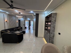 Parking in 3.5 BHK Builder Floor at Sahastradhara Road – for Sale