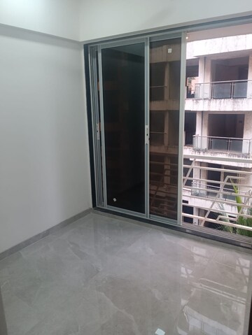 Room in 1 BHK Apartment at Uday CHS Goregaon, Goregaon West – for Rent