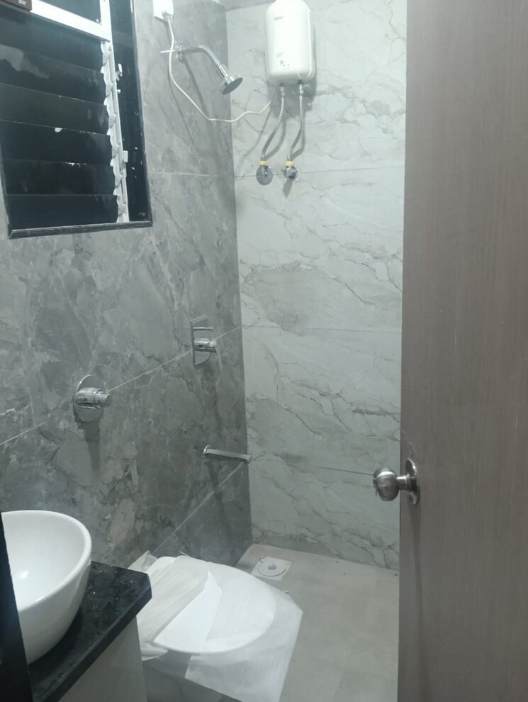 Bathroom, uday-chs-goregaon 1 Bedroom 650 Sq.Ft. Apartment In Goregaon West Mumbai 9026461