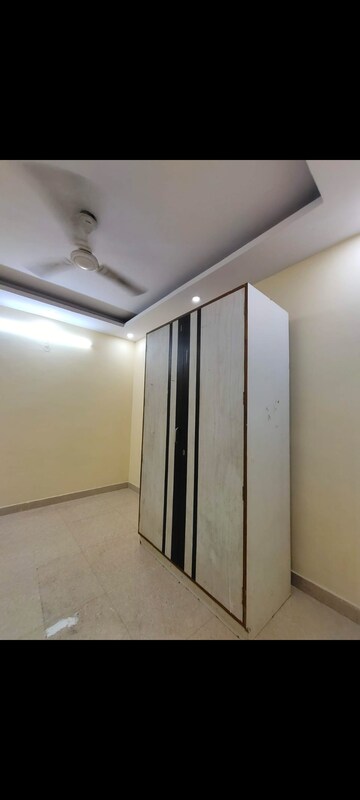 Room in 1 BHK Apartment at Aadharshila Apartment, Sarita Vihar – for Rent