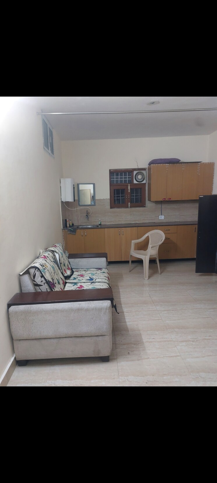 Living Room, sarita-vihar-pocket-c-rwa 1 Bedroom 500 Sq.Ft. Apartment In Sarita Vihar Delhi 9026480