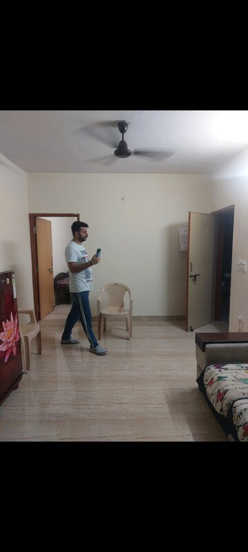Living Room in 1 BHK Apartment at Sarita Vihar Pocket-C RWA, Sarita Vihar – for Rent