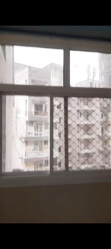 Room in 2 BHK Apartment at Supertech Ecovillage I, Sector 1 Greater Noida – for Rent
