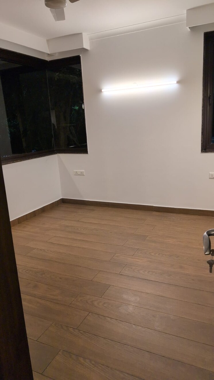 Room, greater kailash ii 4 Bedroom 300 Sq.Ft. Builder Floor In Greater Kailash ii Delhi 9026499