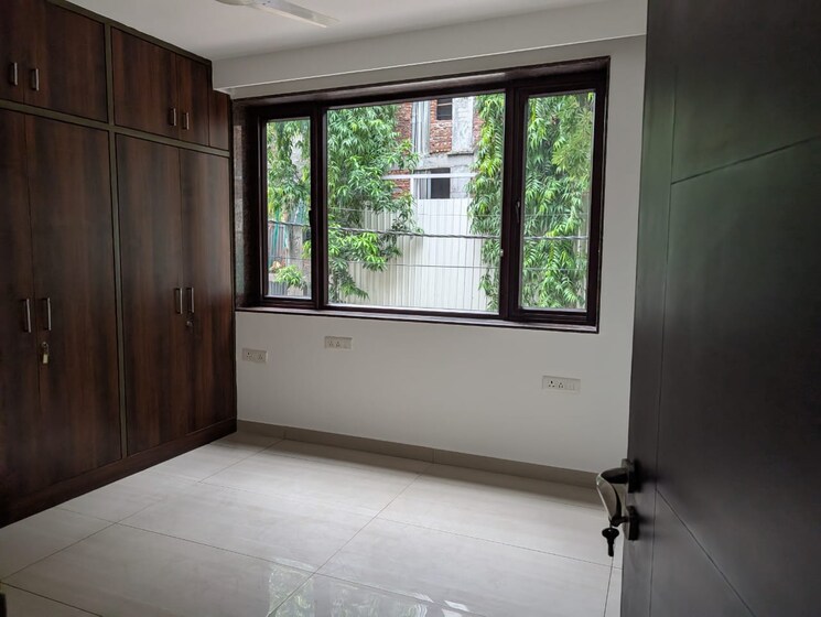 Room, greater kailash ii 4 Bedroom 300 Sq.Ft. Builder Floor In Greater Kailash ii Delhi 9026499