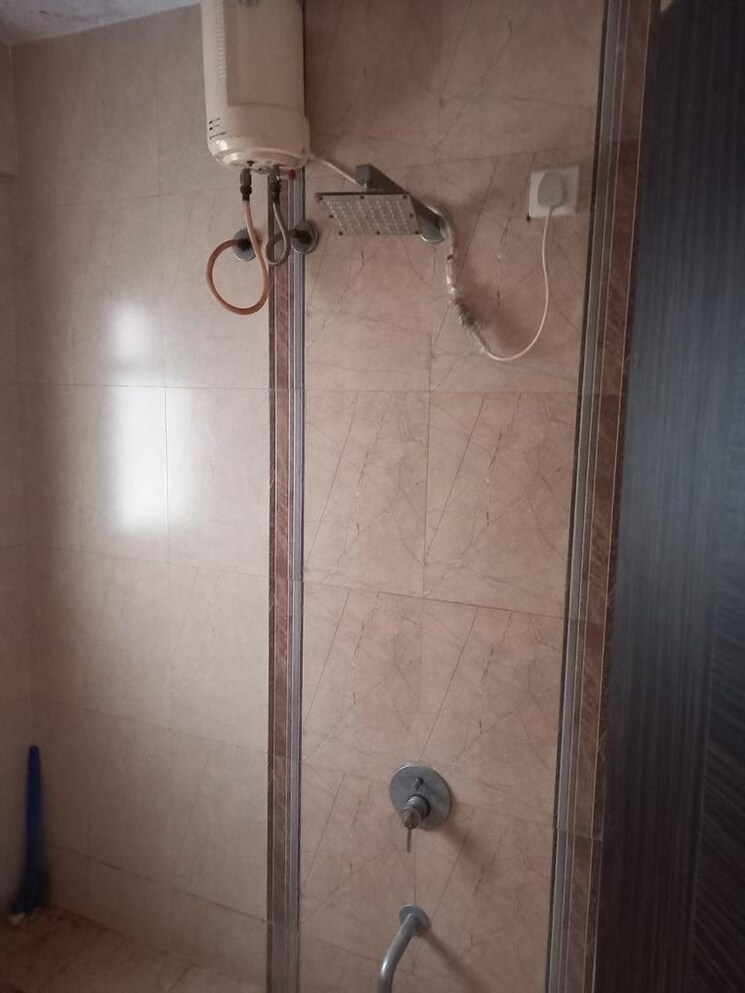 Bathroom, yash-wisteria 2 Bedroom 900 Sq.Ft. Apartment In Wakad Pune 9026508