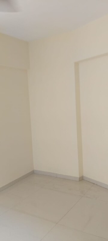 Room in 2 BHK Apartment at Rite Skyluxe, Chembur – for Rent