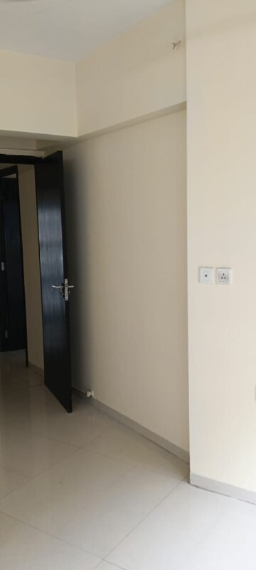 Room in 2 BHK Apartment at Rite Skyluxe, Chembur – for Rent