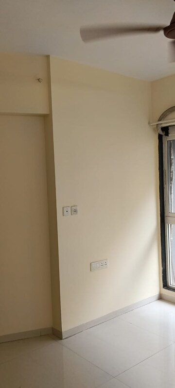 Furnished Amenities in 2 BHK Apartment at Rite Skyluxe, Chembur – for Rent