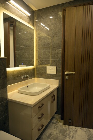 Team Area in 4 BHK Builder Floor at Greater Kailash I – for Rent