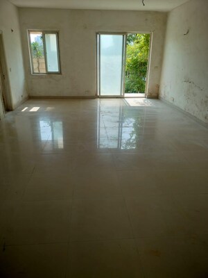 Room in 5 BHK Apartment at BPTP Park Elite Premium, Sector 84 – for Sale