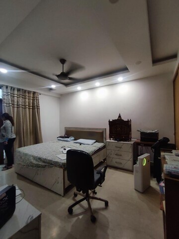 Team Area in 4 BHK Builder Floor at Saket – for Rent