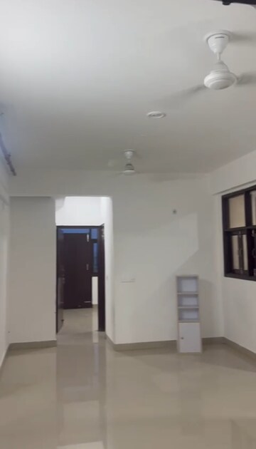 Room in 3 BHK Apartment at Sanchar Nest Palm Valley, Wave City – for Rent