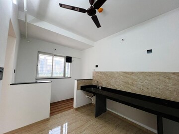 Room in 2 BHK Apartment at VTP Leonara, Mahalunge – for Rent