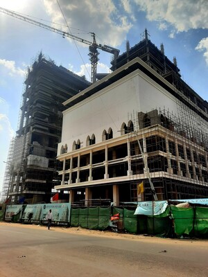  Shop For Sale in Apex Park Square, Sector 16b Greater Noida