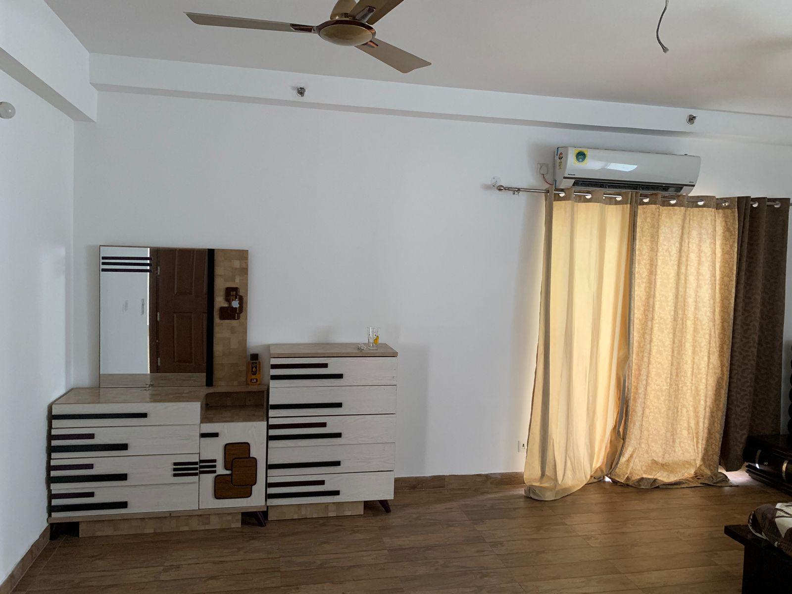 4 BHK + Pooja Room,Servant Room,Study Room,Extra Room 3210 Sq.Ft. Apartment in Purvanchal Royal City