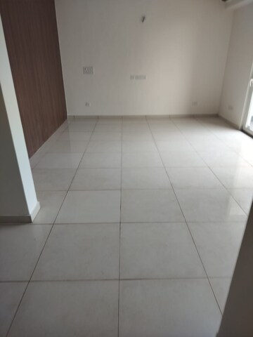 Bathroom in 4 BHK Apartment at Purvanchal Royal City, Chi V Greater Noida – for Rent