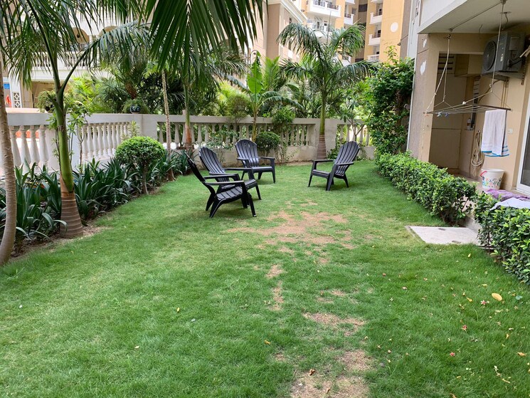 Garden, purvanchal-royal-city 4 Bedroom 3210 Sq.Ft. Apartment In Chi V Greater Noida Greater Noida 9026614