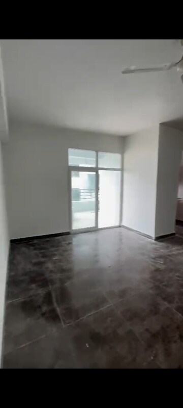 Room in 3 BHK Apartment at Crossing Republik, Crossing Republic – for Sale