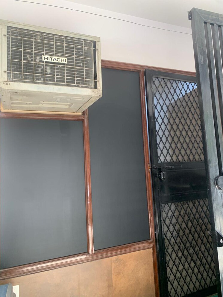 Balcony, rajouri garden 2 Bedroom 170 Sq.Yd. Builder Floor In Rajouri Garden Delhi 9026636