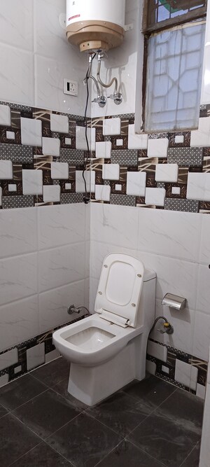 Team Area in 3 BHK Builder Floor at Saket – for Sale