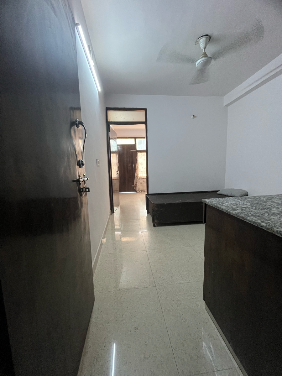 1 BHK Builder Floor For Rent in Maha