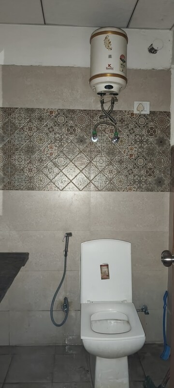 Bathroom in 1 BHK Apartment at Paramount Golfforeste, Zeta I Greater Noida – for Rent