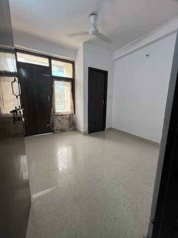 Room in 1 BHK Builder Floor at Saket – for Rent